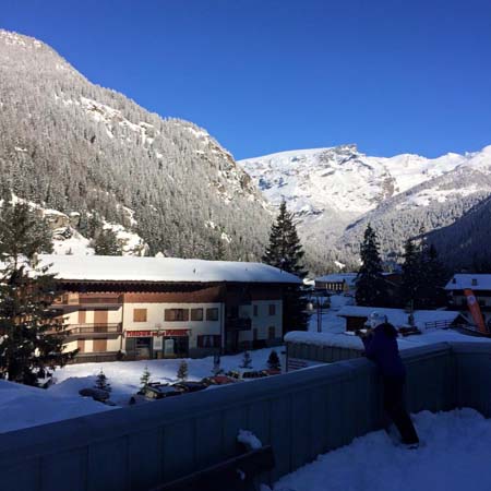 Champoluc skiing