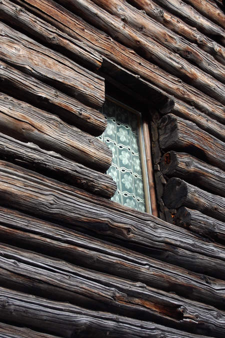 Champoluc old buildings