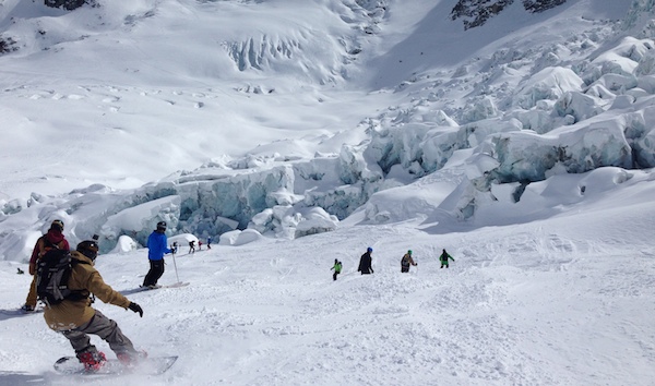 skiing by the big caravasses ”skiing