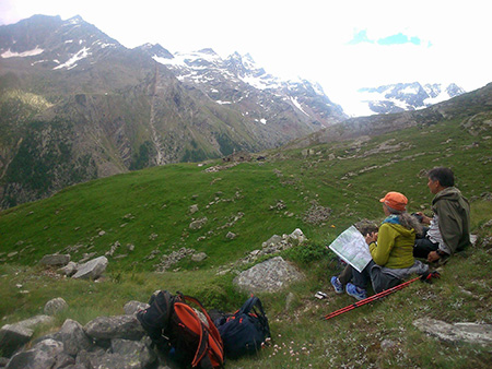 Linnea trekking in Gran Paradiso